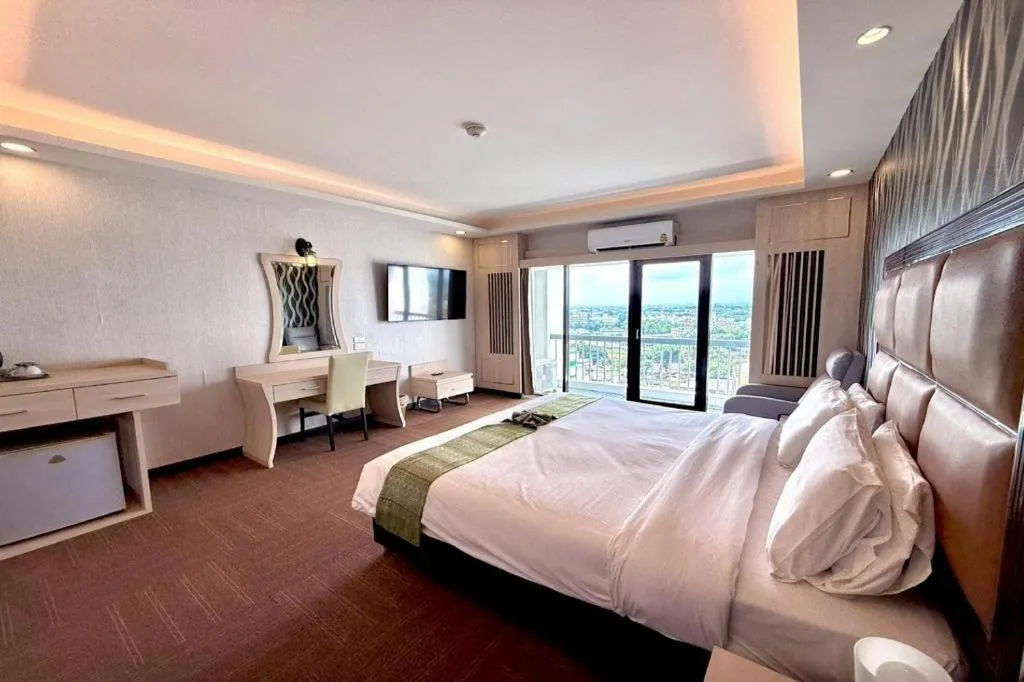 Bed in Pailyn Phitsanulok Hotel