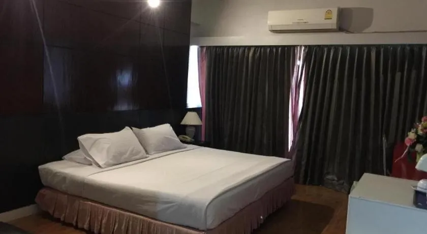 Bed in Pailyn Phitsanulok Hotel