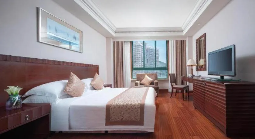 Bed in Sanya Baohong Hotel