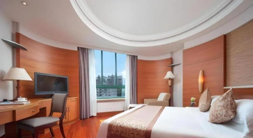 Bed in Sanya Baohong Hotel