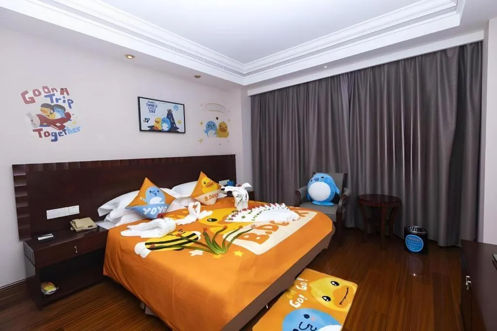 Bed in Sanya Baohong Hotel