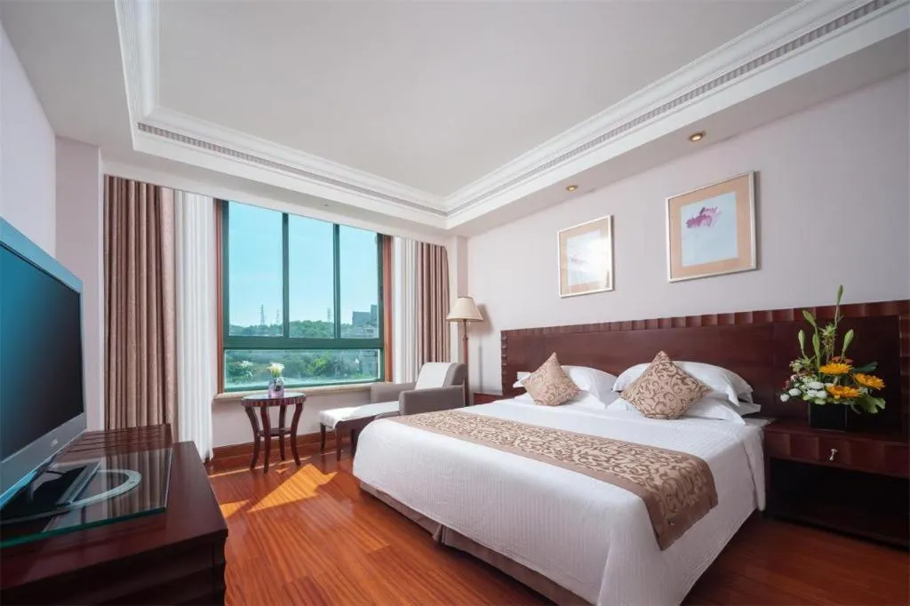 Bed in Sanya Baohong Hotel