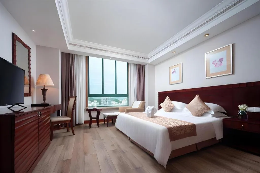 Bed in Sanya Baohong Hotel