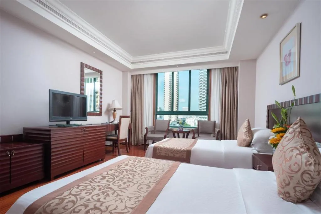 Bed in Sanya Baohong Hotel