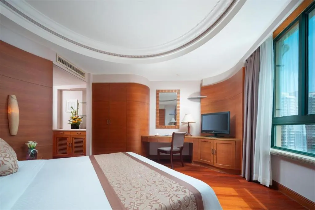 Bed in Sanya Baohong Hotel