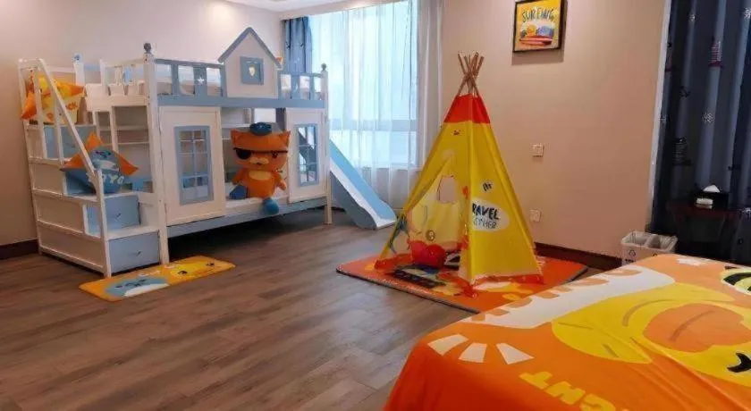 Bed in Sanya Baohong Hotel