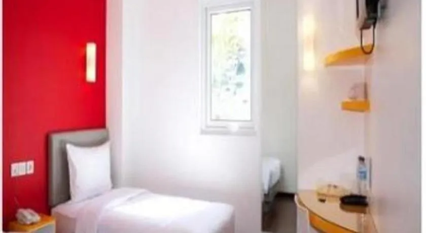 Bed in Amaris Hotel Ambon