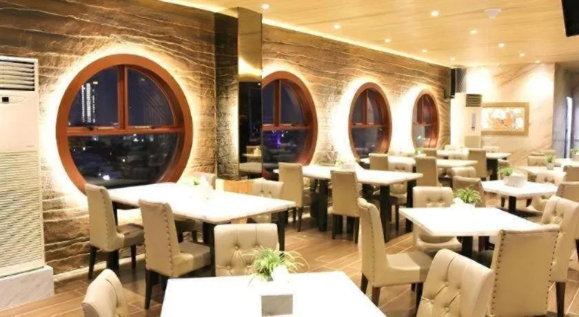 Hermes Palace Hotel Medan