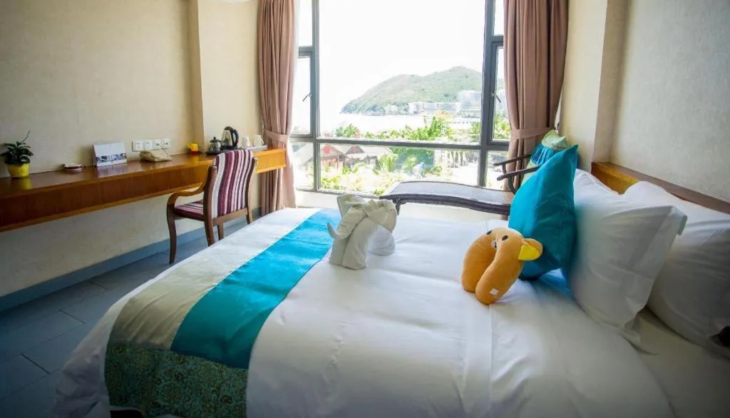 Bed in Sanya Luyi Sea View Hotel