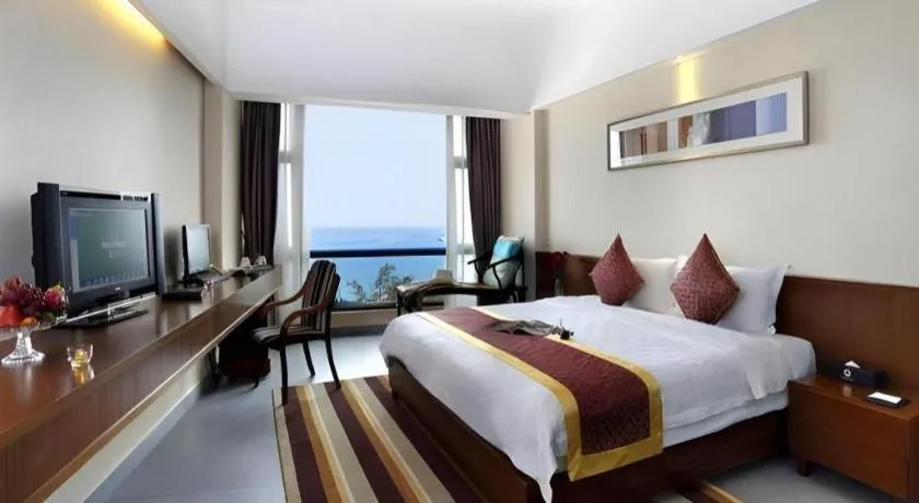 Bed in Sanya Luyi Sea View Hotel