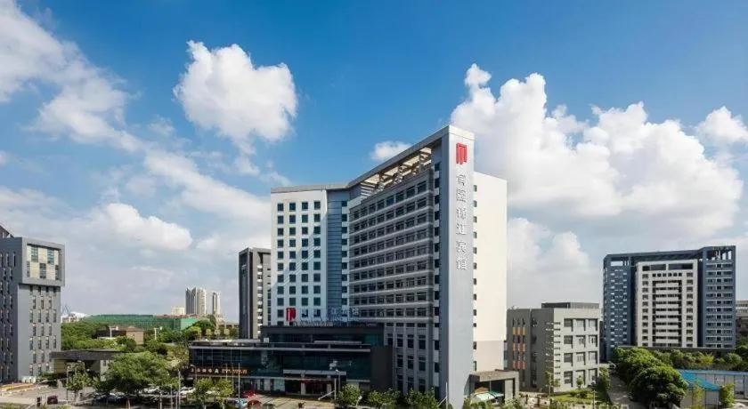 Paradise Jinjiang Hotel