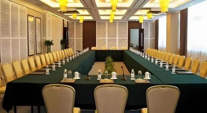 Paradise Jinjiang Hotel