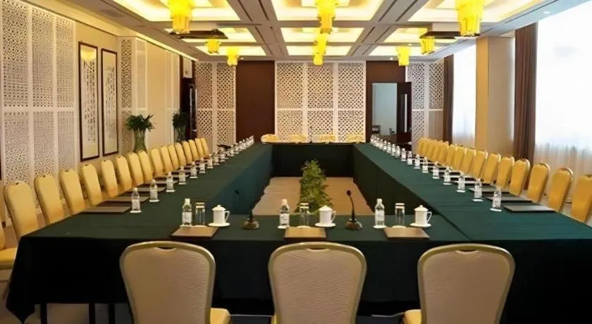 Paradise Jinjiang Hotel