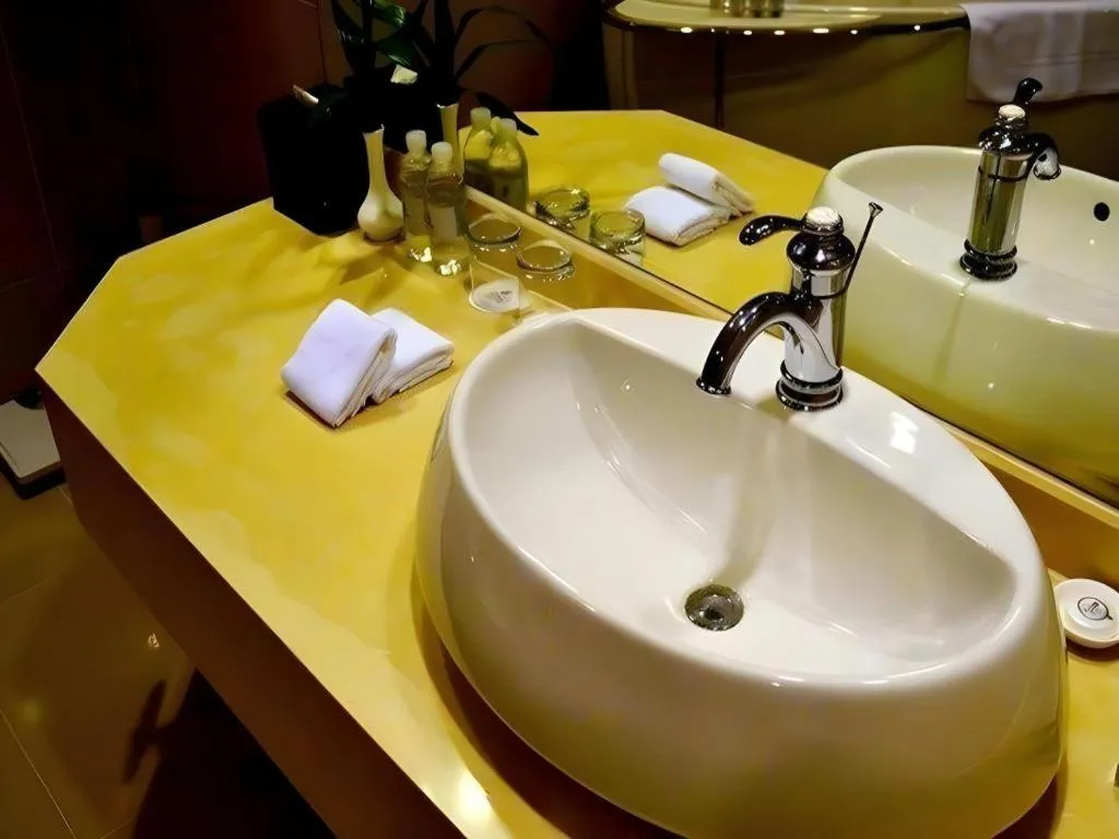 Paradise Jinjiang Hotel