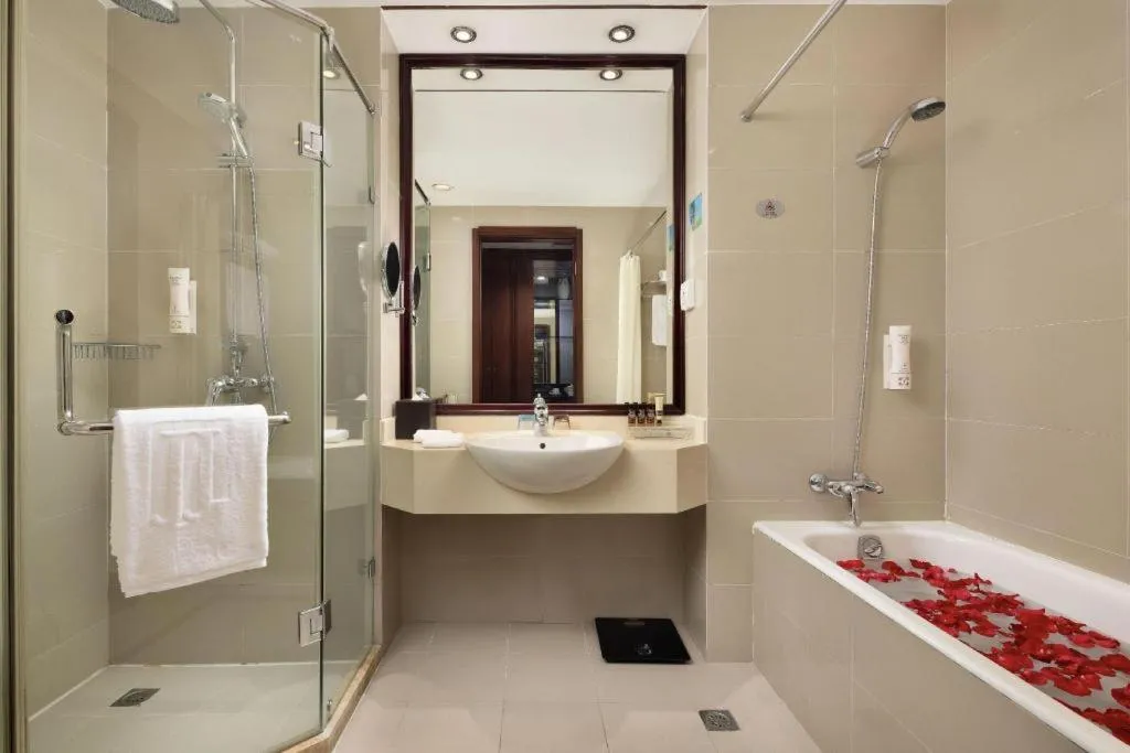 Paradise Jinjiang Hotel