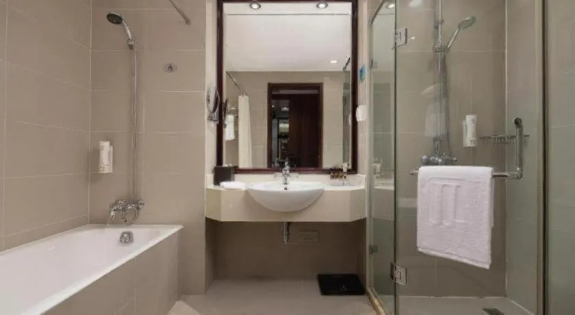 Paradise Jinjiang Hotel