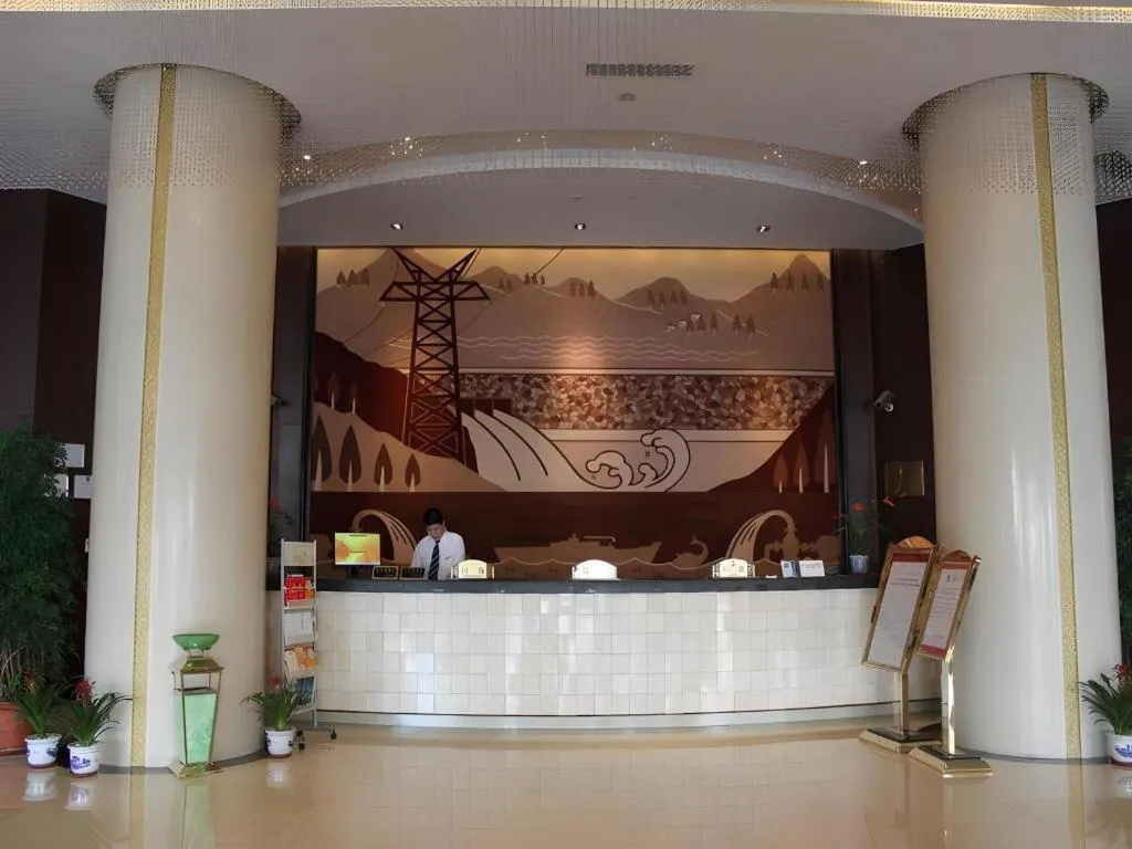 Paradise Jinjiang Hotel