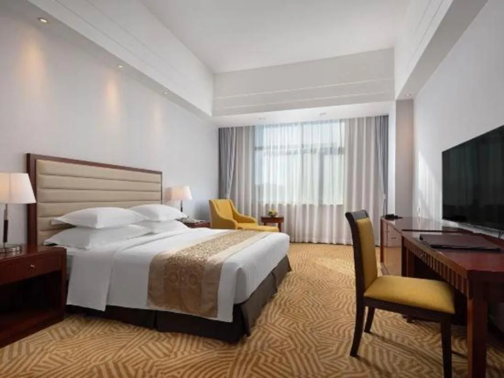 Bed in Paradise Jinjiang Hotel