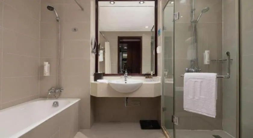 Paradise Jinjiang Hotel