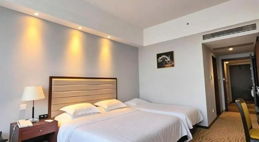 Bed in Paradise Jinjiang Hotel