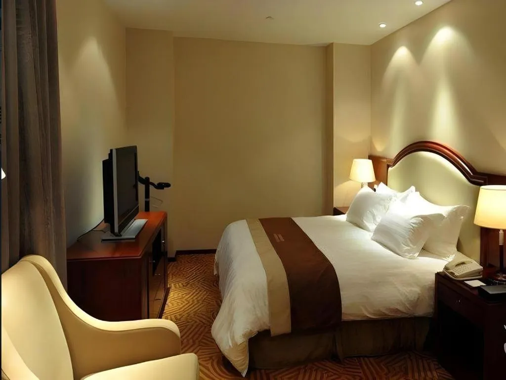 Bed in Paradise Jinjiang Hotel