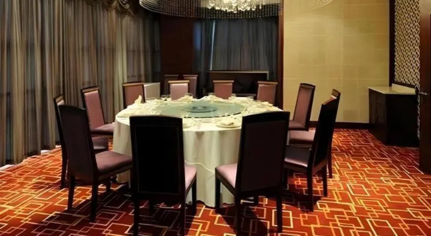 Paradise Jinjiang Hotel