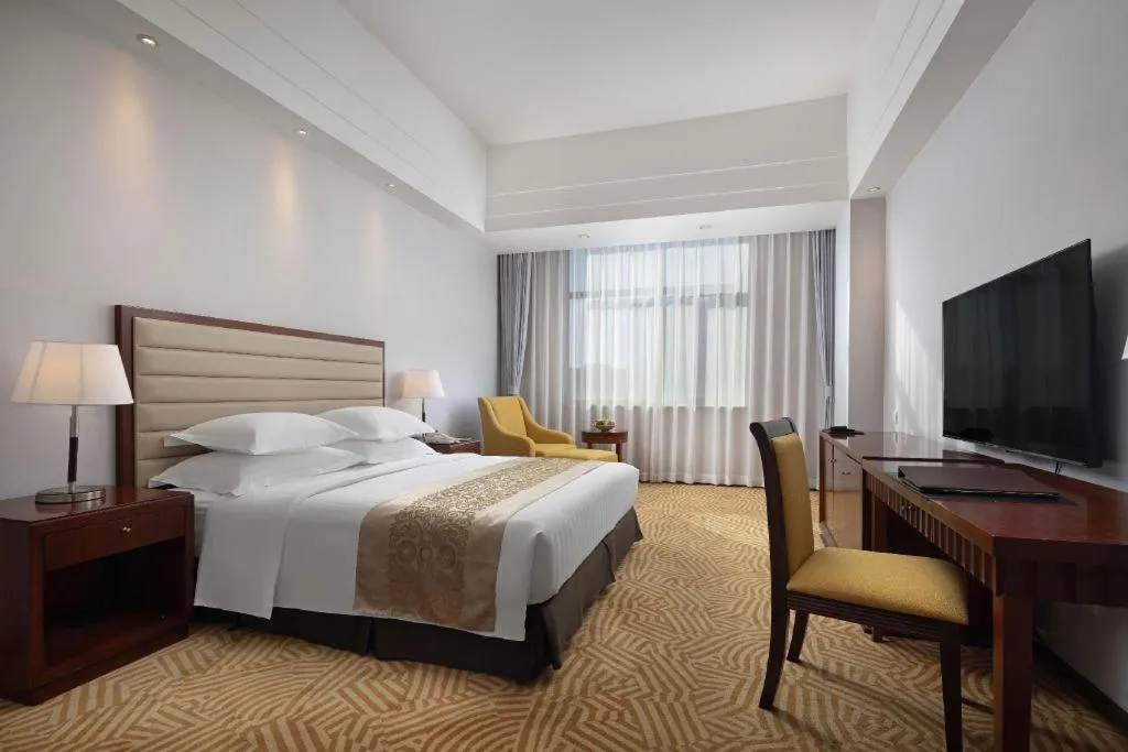 Bed in Paradise Jinjiang Hotel