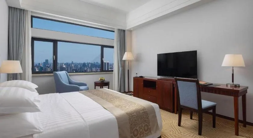 Bed in Paradise Jinjiang Hotel