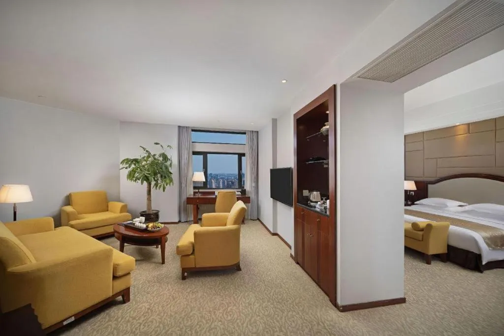 Bed in Paradise Jinjiang Hotel