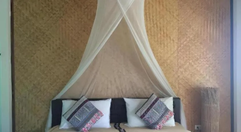 Bed in Him Naam Pai Resort