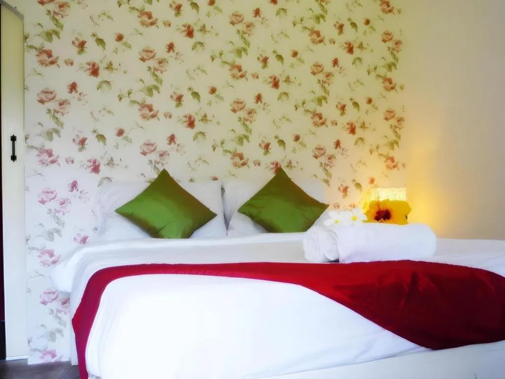 Bed in Him Naam Pai Resort