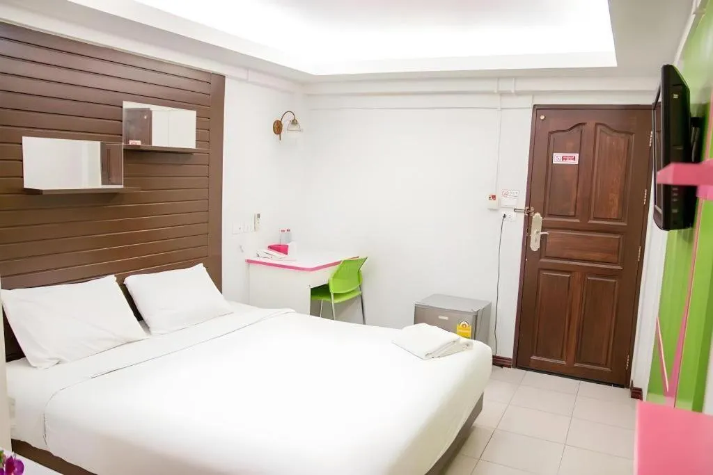 Bed in Huay Kaew Palace 1 Hotel