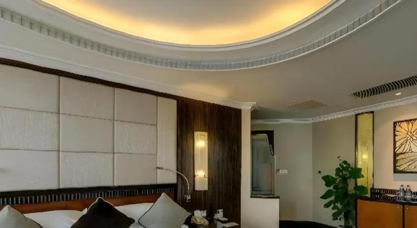 Grand Soluxe Zhongyou Hotel