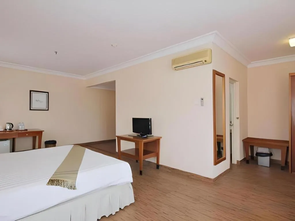 Bed in Nalendra Hotel