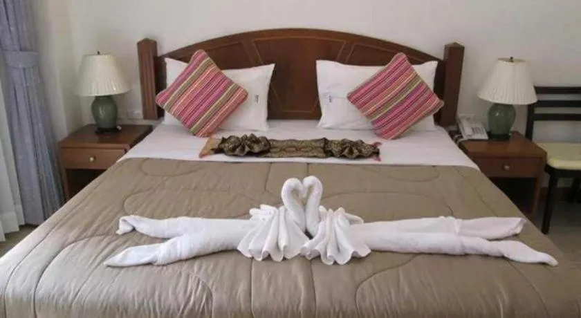 Bed in MT Hotel Patong