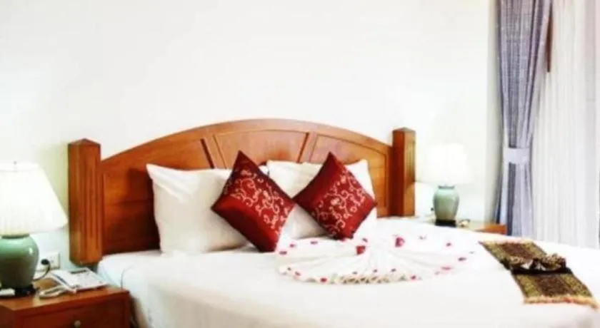 Bed in MT Hotel Patong