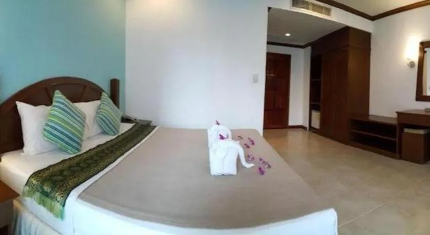 Bed in MT Hotel Patong