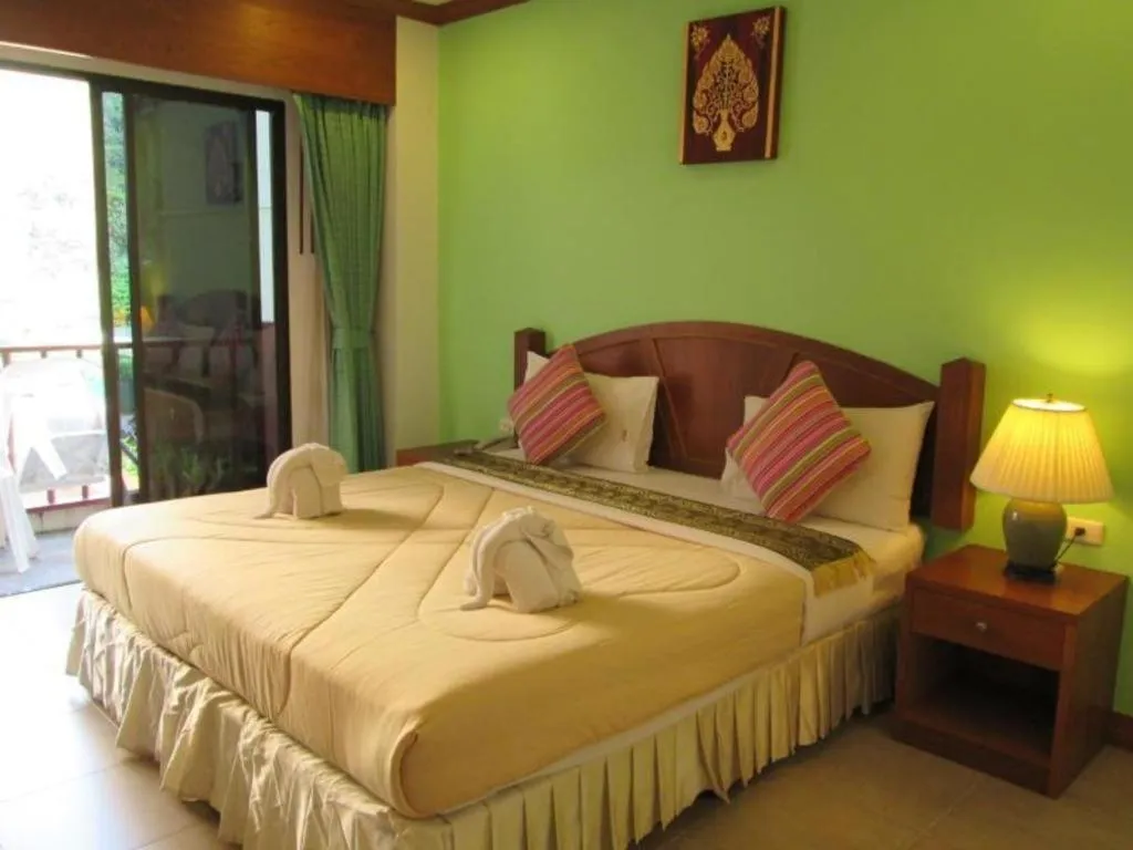 Bed in MT Hotel Patong