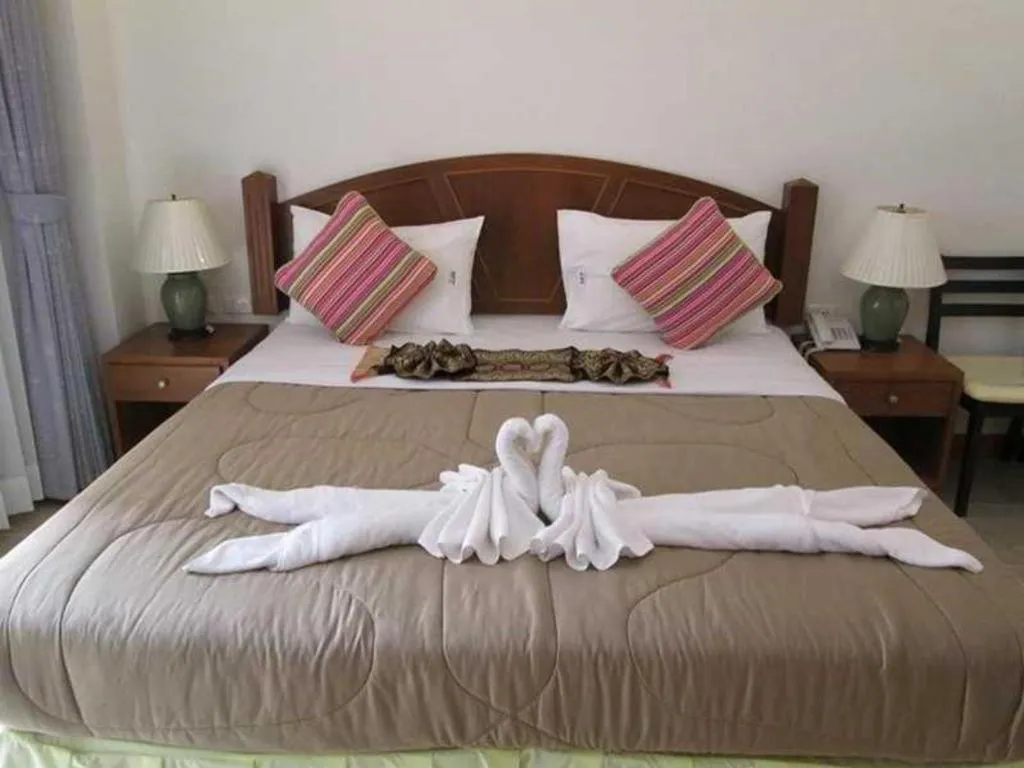 Bed in MT Hotel Patong