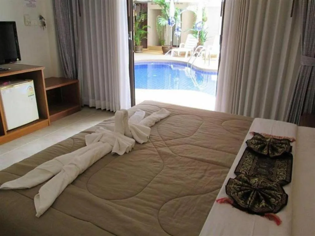 Bed in MT Hotel Patong