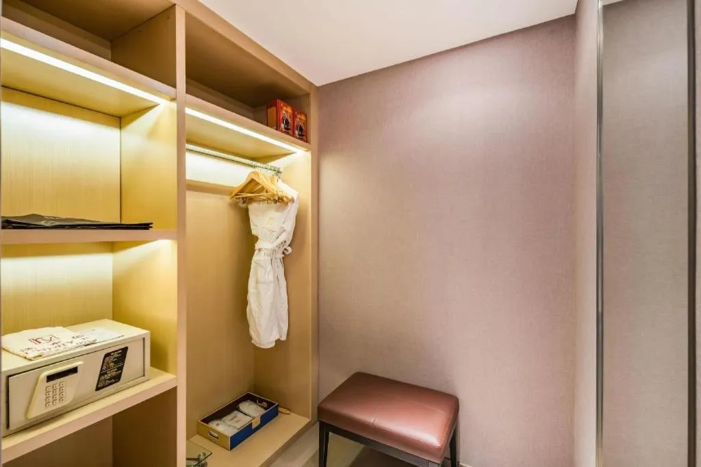 Beijing Ruyi Business Hotel