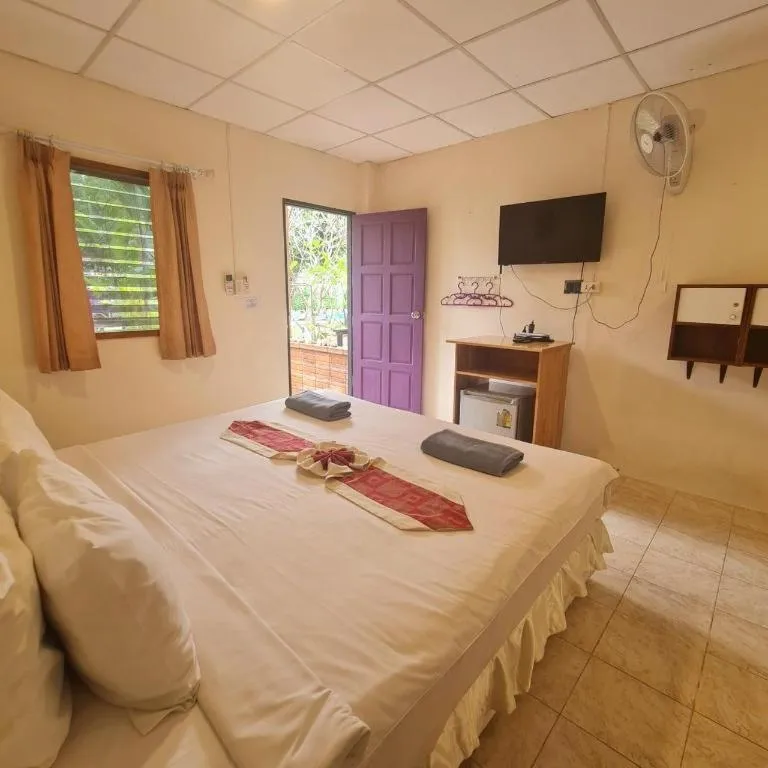 Bed in Phangan Cabana Resort