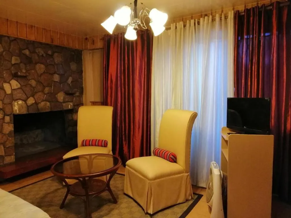 Mountain Lodge Hotel and Restaurant