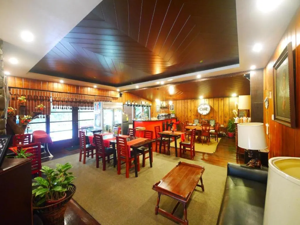 Mountain Lodge Hotel and Restaurant