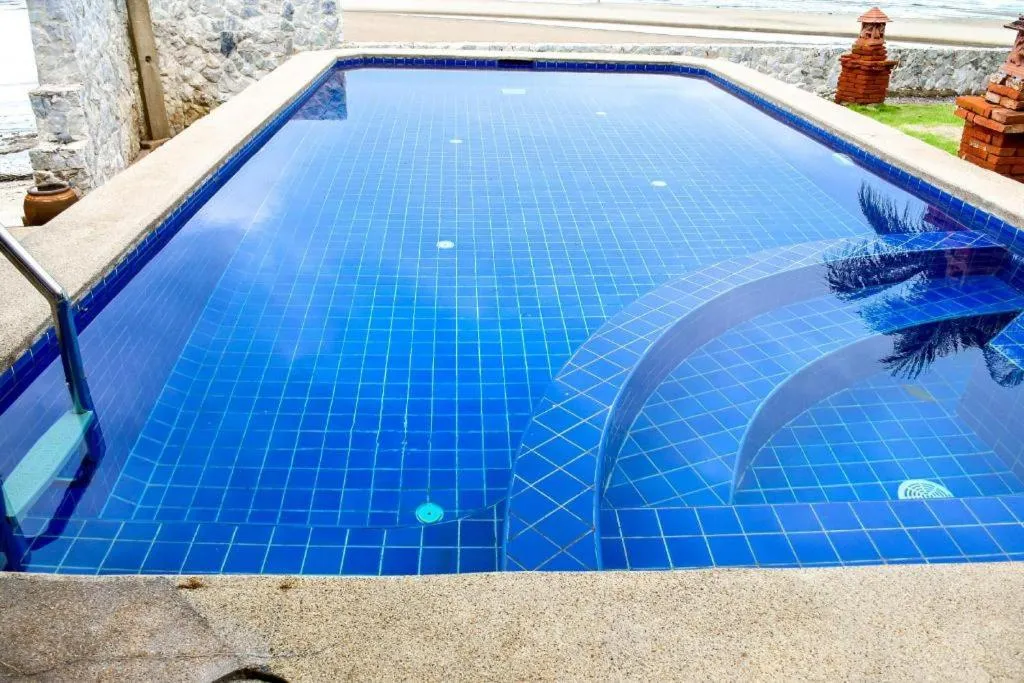 Sea Memories White Sand Beach Hotel