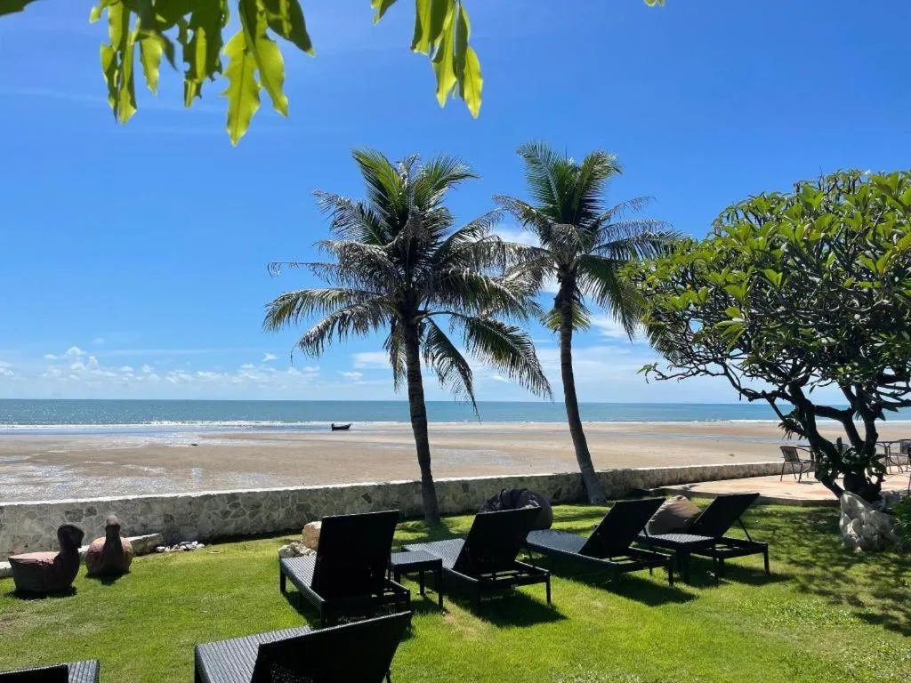 Sea Memories White Sand Beach Hotel