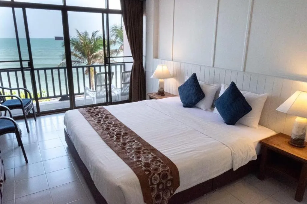 Bed in Sea Memories White Sand Beach Hotel