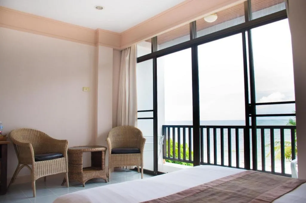 Sea Memories White Sand Beach Hotel