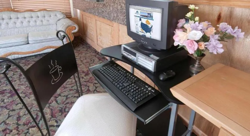 Americas Best Value Inn & Suites Macon at Sunset Dr