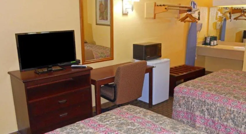 Bed in America's Best Inn - Beaufort